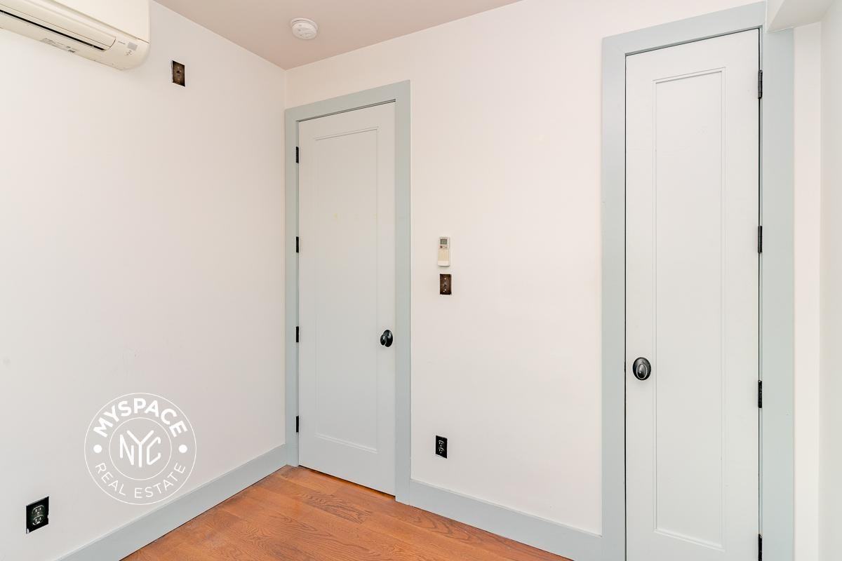 31 Brooklyn Ave #3e - Photo 4 of 14