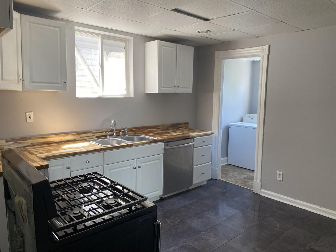 381 5th Ave #2 - Photo 3 of 17