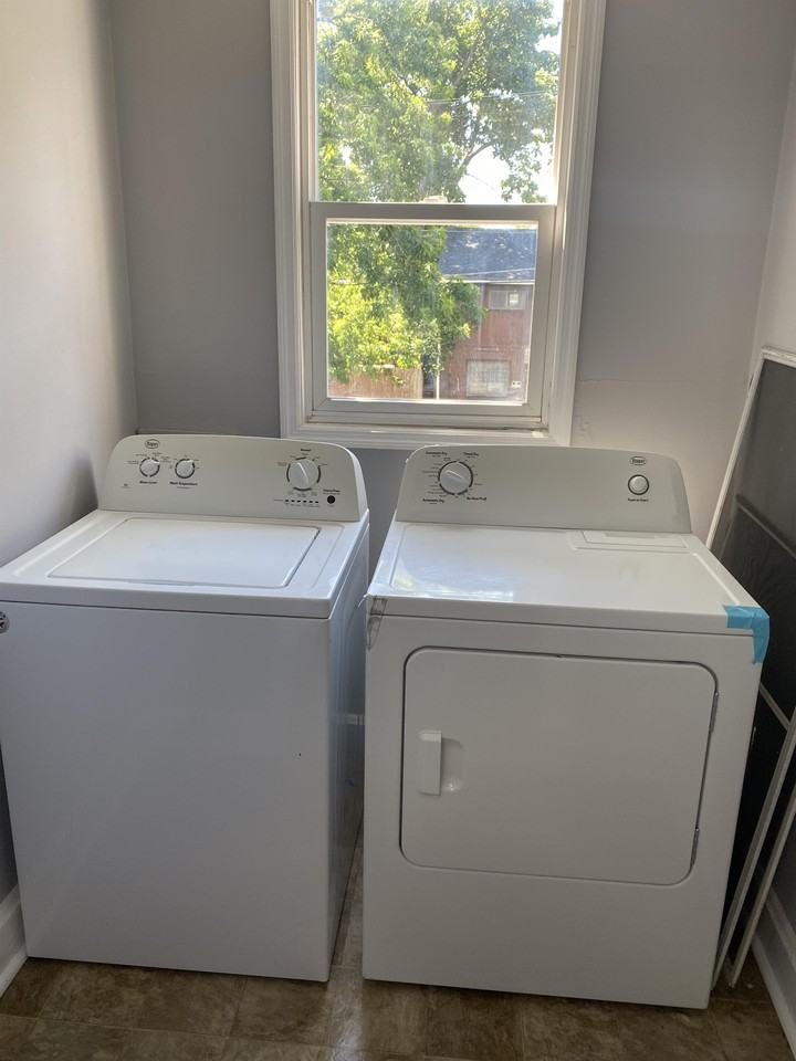 381 5th Ave #2 - Photo 5 of 17