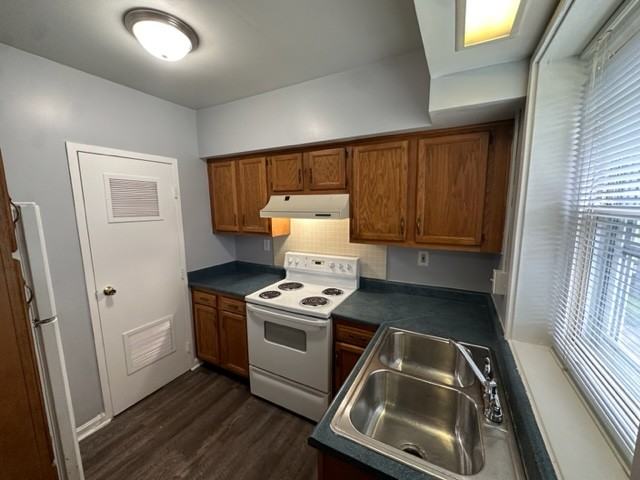 1749 Algonquin Pkwy #1 - Photo 5 of 15