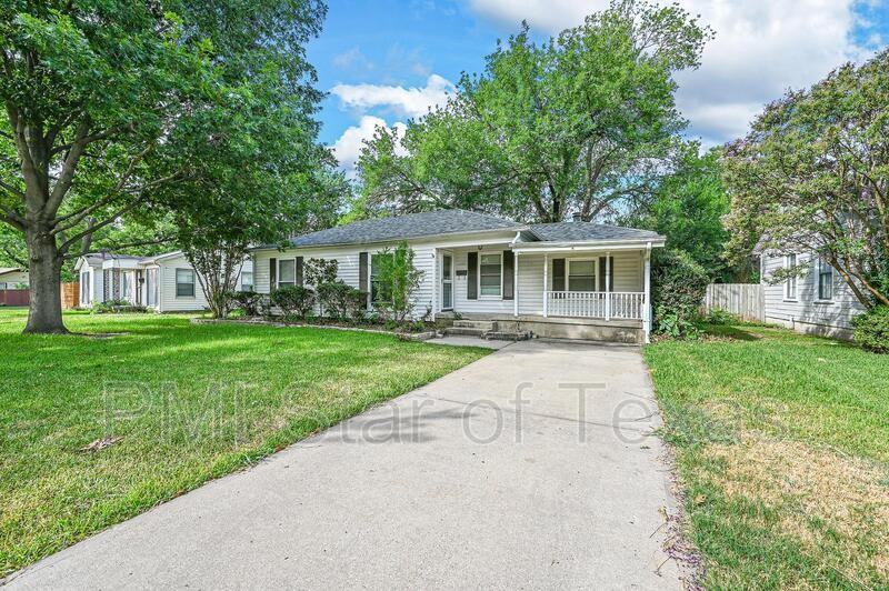 1321 Casa Vale Dr - Photo 2 of 16