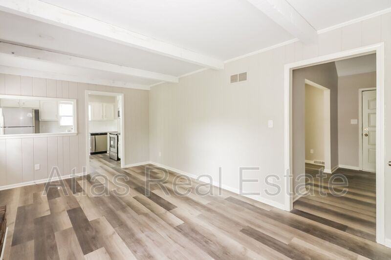 408 Ne Noeleen Ln - Photo 3 of 22