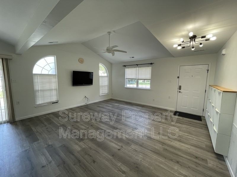28 Brandywine Ct - Photo 3 of 22