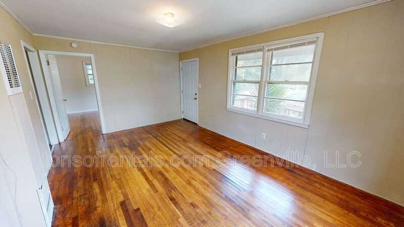 734 Whitlock St - Photo 2 of 10