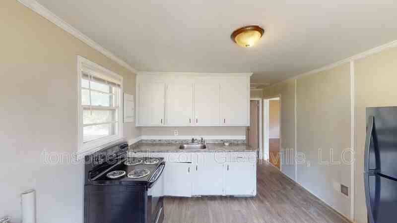 734 Whitlock St - Photo 5 of 10