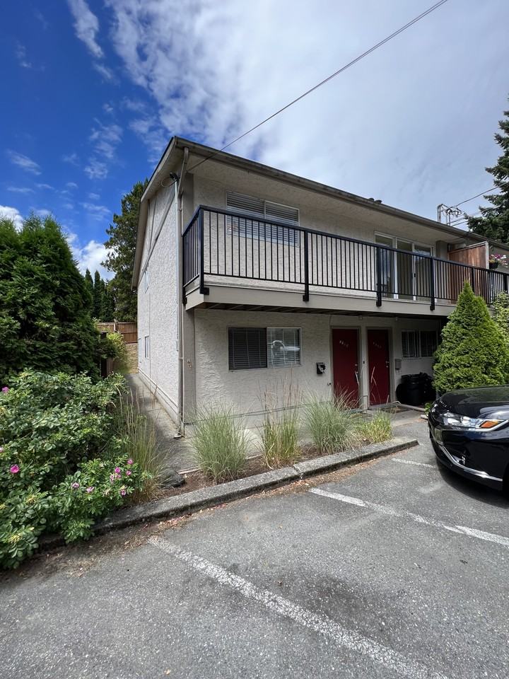 119 Adams Avenue A, Nanaimo, BC V9S 4R9 3 Bedroom Apartment for 2,200