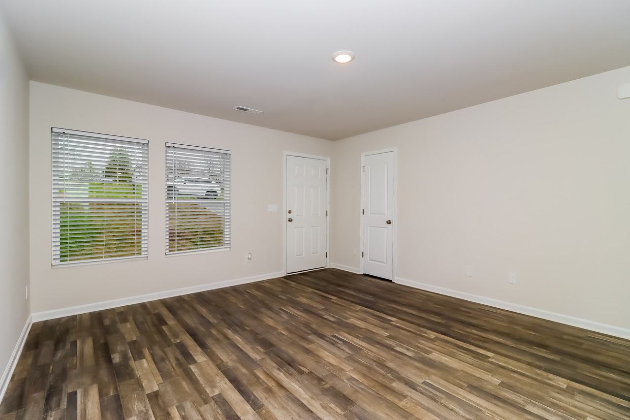 142 Mountain Crest Dr - Photo 3 of 13