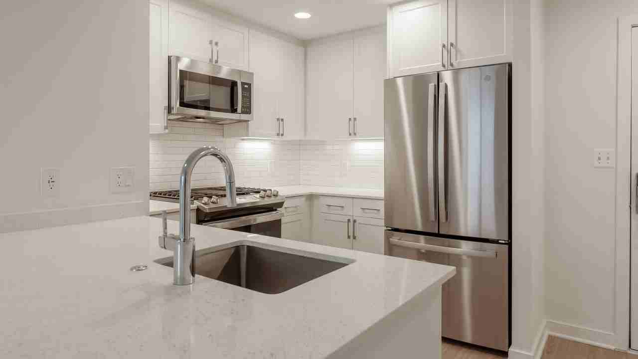 1401 Joyce on Pentagon Row - Photo 6 of 48