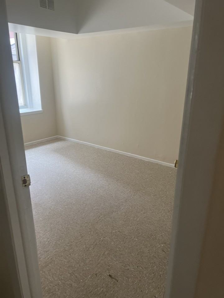 73  75 Seaman Ave - Photo 3 of 5