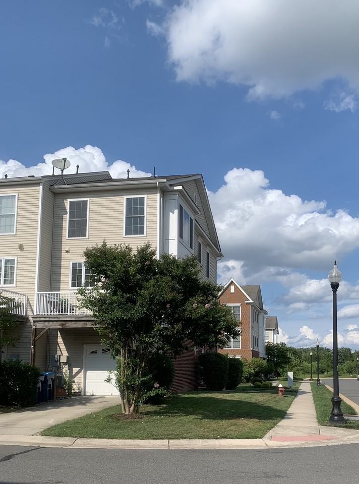 25128 Neptune Ter #1 - Photo 3 of 38