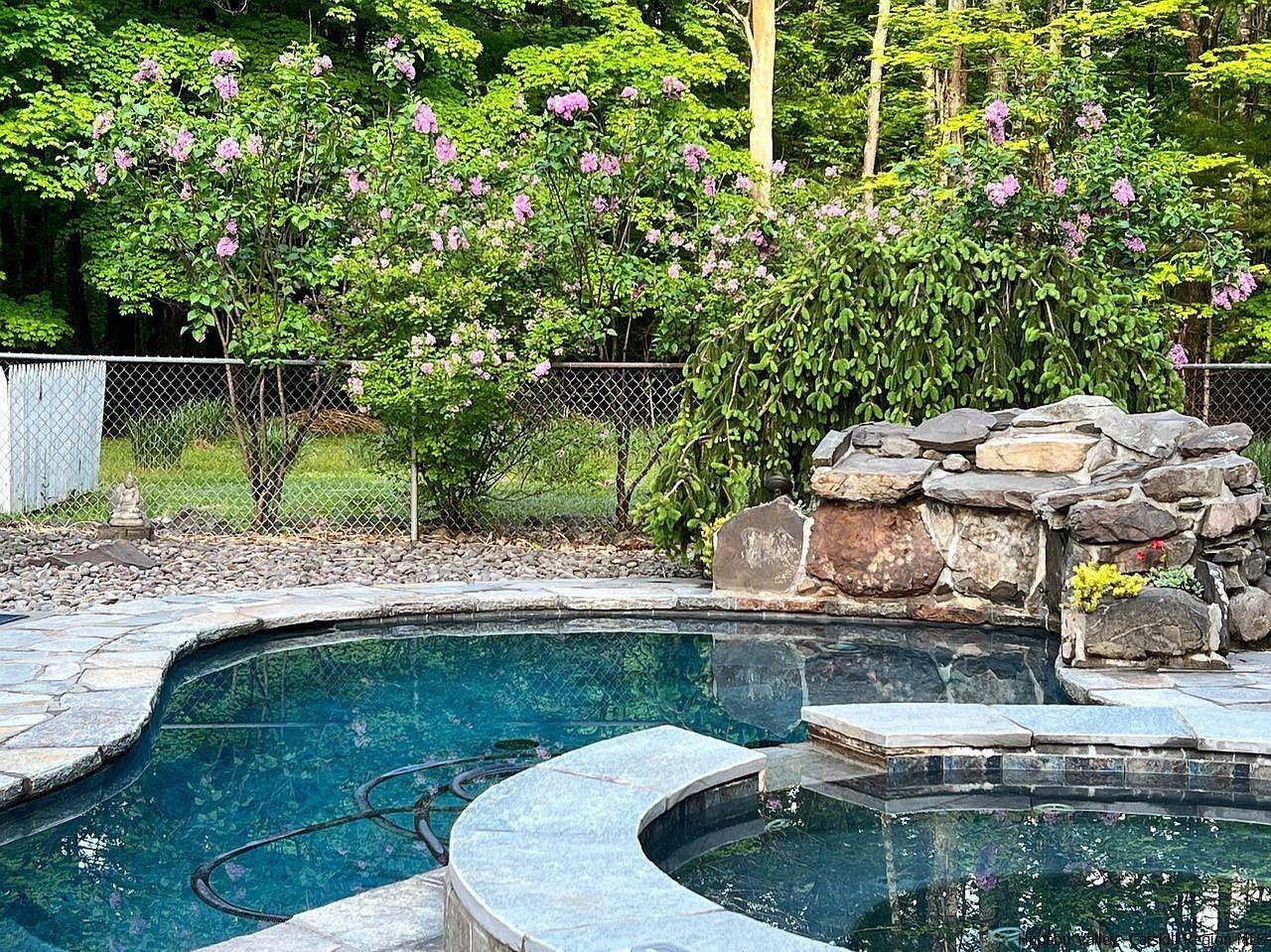 282 Zena Rd #NA - Photo 2 of 5