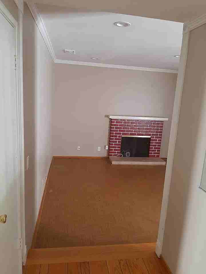 437 Taylor Dr #NA - Photo 3 of 20