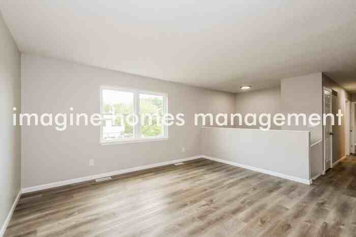 2945 Sean Pkwy - Photo 3 of 14