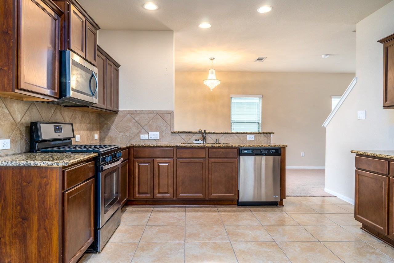 1906 Howth Ave #1 - Photo 6 of 41