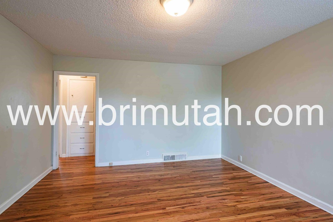 2529 S Melbourne St #2529 - Photo 2 of 17