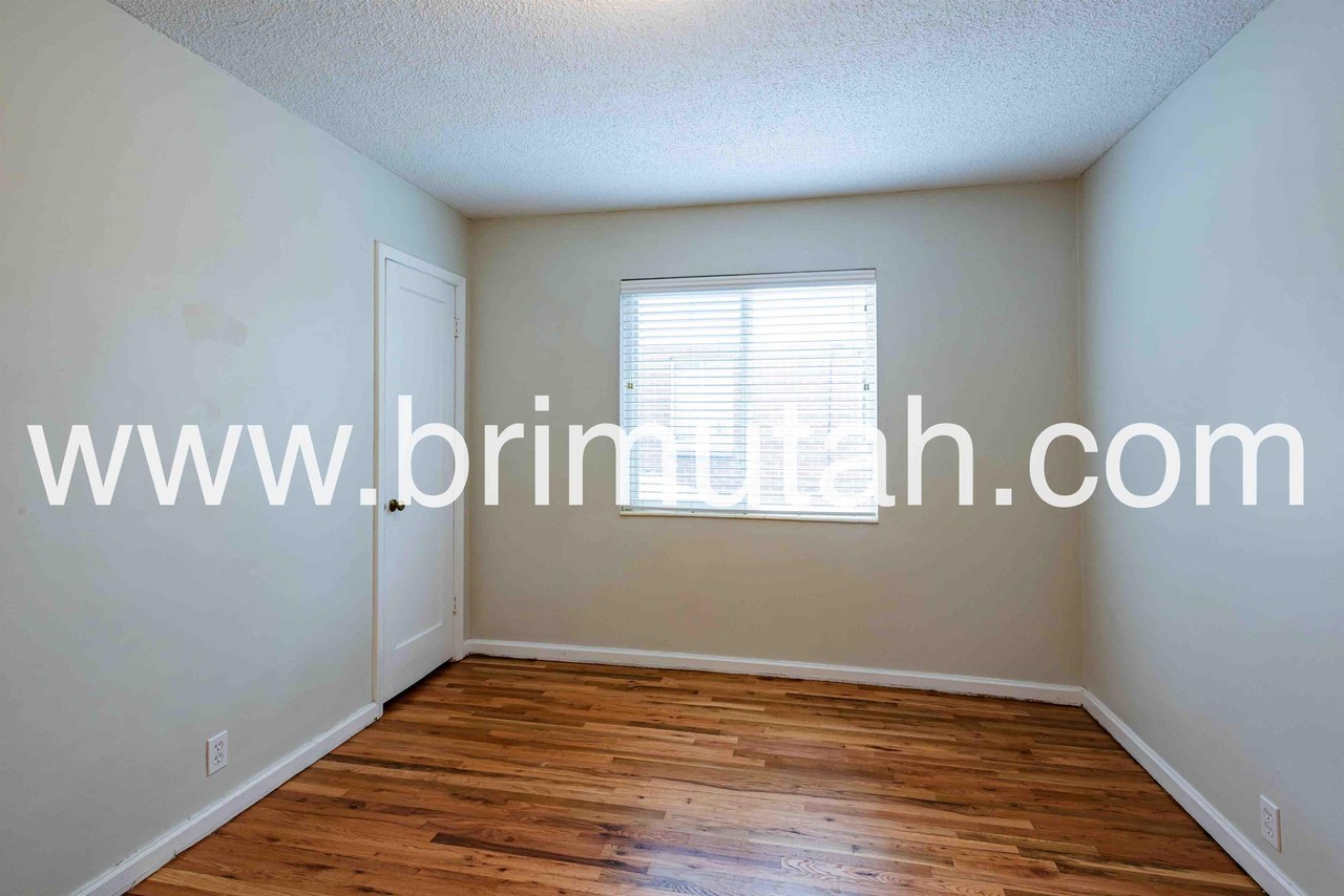 2529 S Melbourne St #2529 - Photo 7 of 17