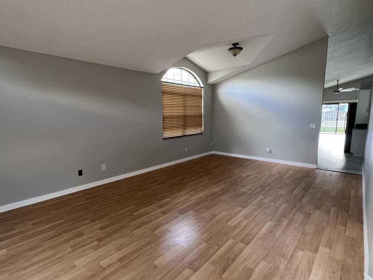 2153 River Park Blvd #1 - Photo 4 of 14