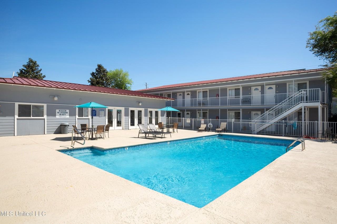 1664 Beach Blvd #7 - Photo 4 of 8