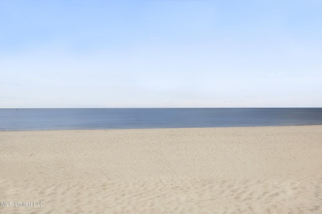 1664 Beach Blvd #7 - Photo 3 of 8