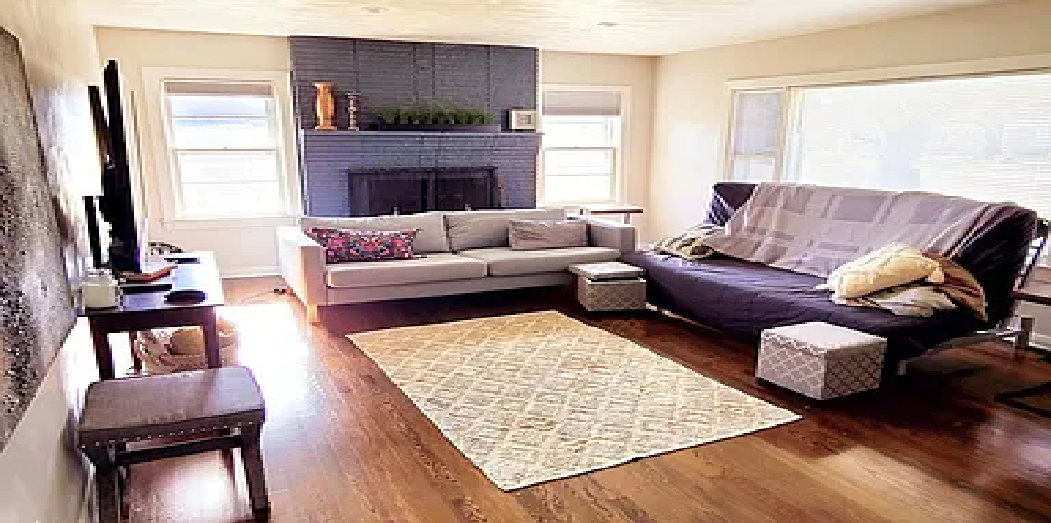 940 Center Ave - Photo 3 of 9