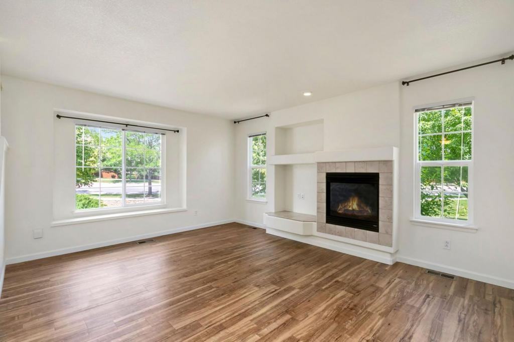 2075 Tonopas Ct ##103 - Photo 5 of 14