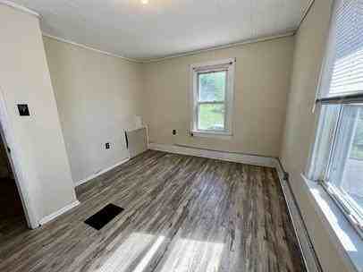 358 Penn Ave - Photo 2 of 10