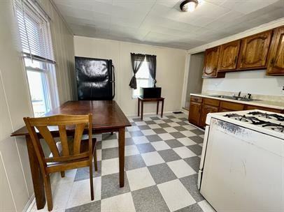 358 Penn Ave - Photo 3 of 10