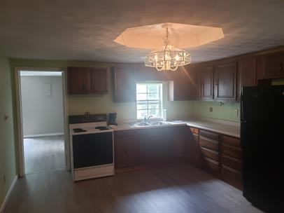364 Blaine Ave - Photo 3 of 9