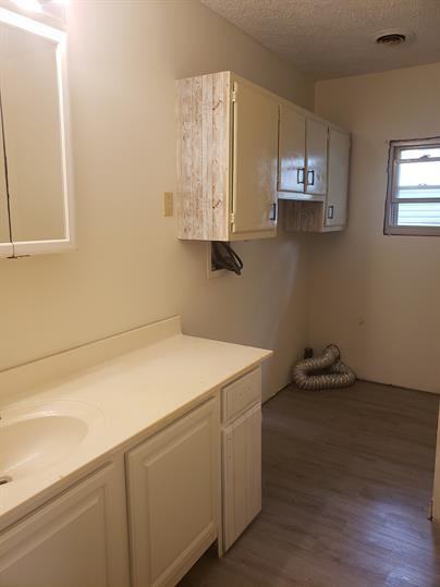 364 Blaine Ave - Photo 2 of 9