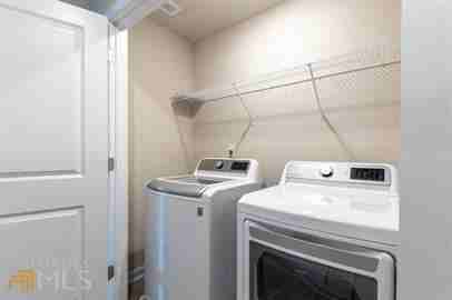 3506 Lakeview Crk #1 - Photo 3 of 28