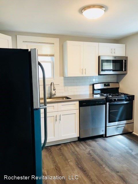 152 Barton St - Photo 2 of 10