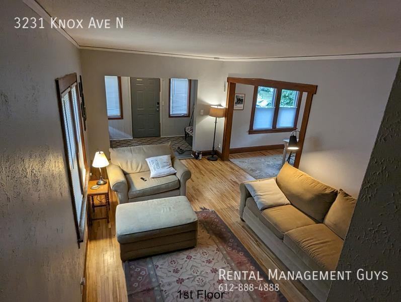 3231 Knox Ave N - Photo 2 of 13