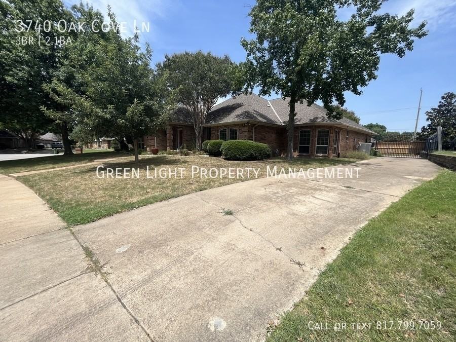 3740 Oak Cove Ln - Photo 2 of 33