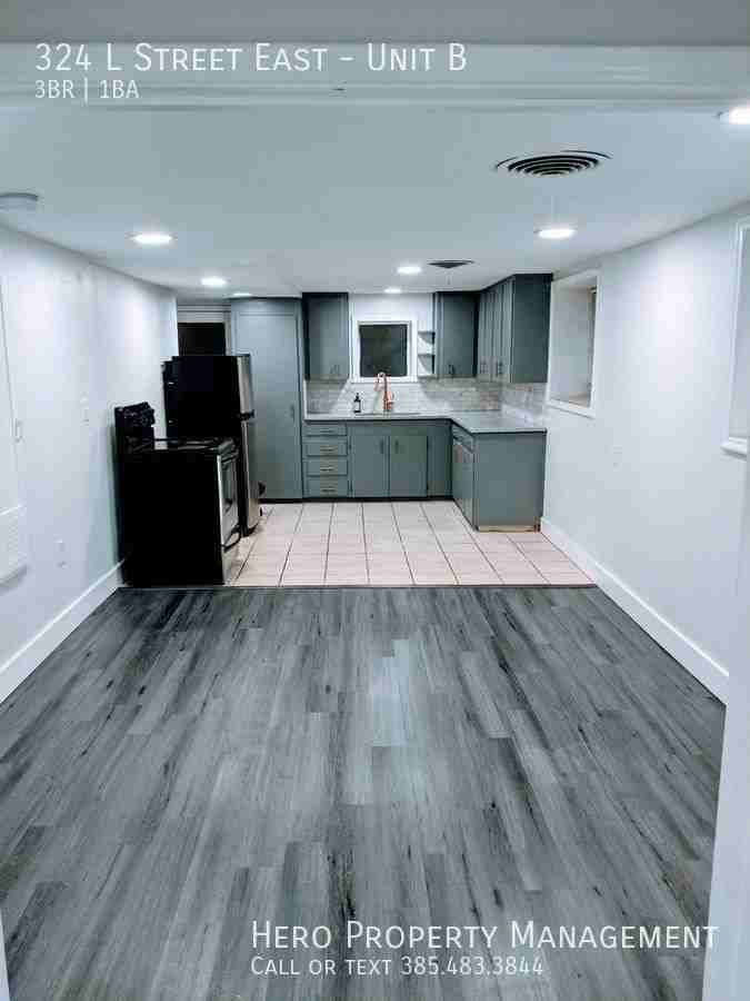 324 L St #B - Photo 2 of 15