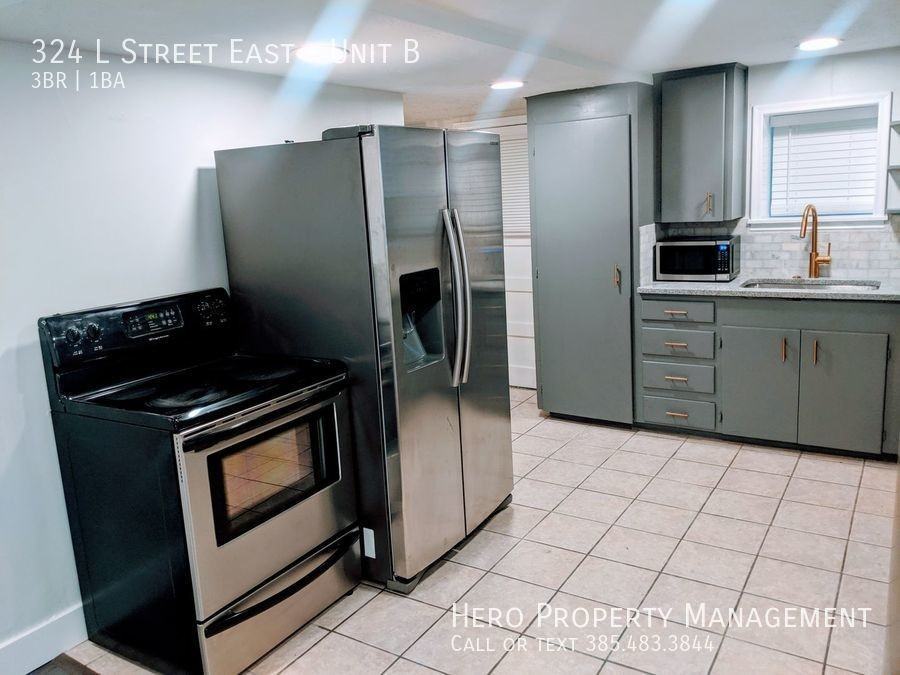 324 L St #B - Photo 3 of 15