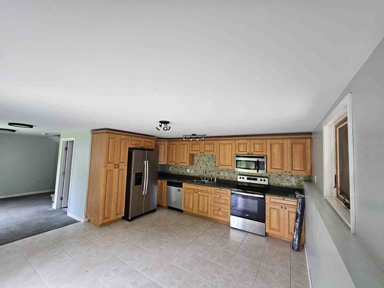 36 N Main St #B - Photo 3 of 12