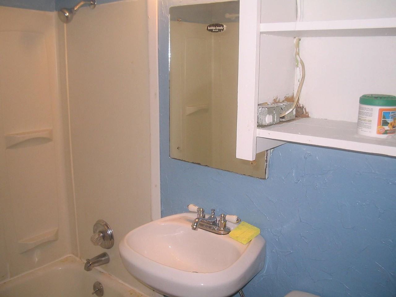 520 Se 45th St #NA - Photo 2 of 3