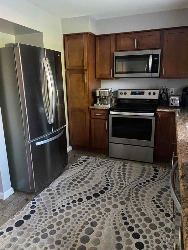 7374 Beacon Hill Dr - Photo 2 of 18