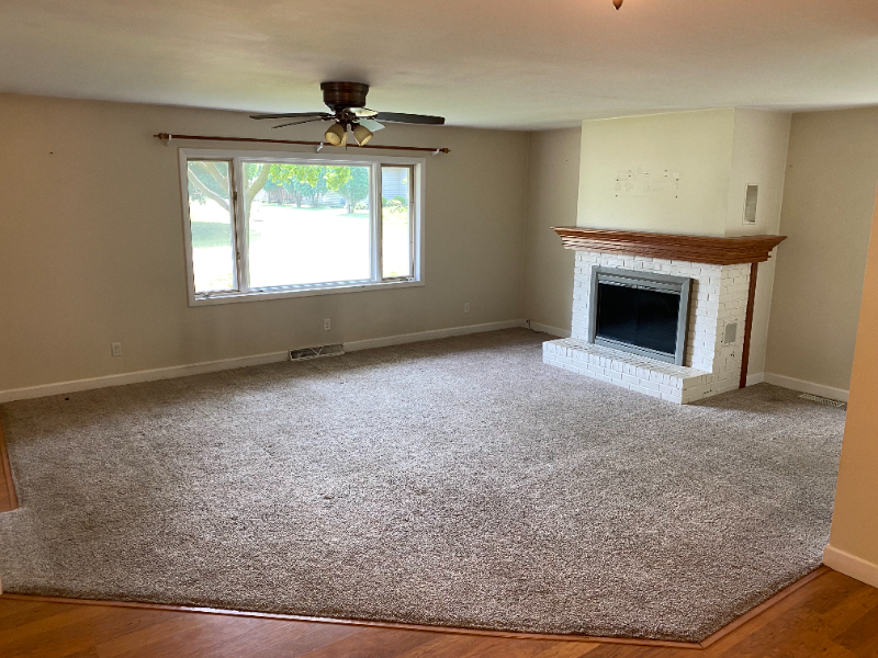 107 N Jackson St - Photo 2 of 12