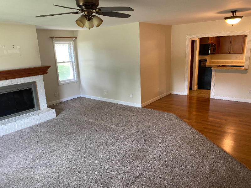 107 N Jackson St - Photo 3 of 12