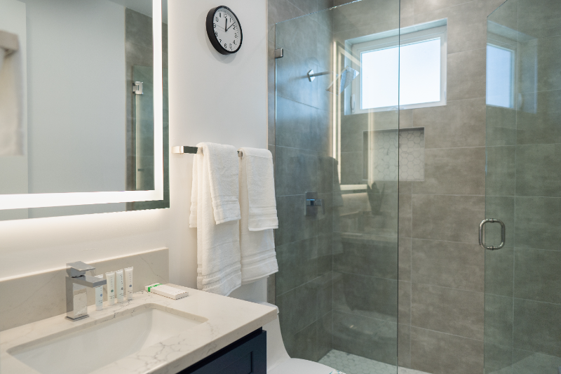 4829 Riverton Ave - Photo 6 of 47