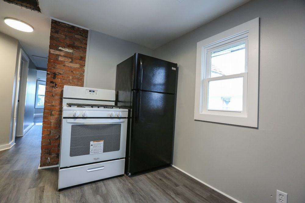 304 E North St Uppr - Photo 2 of 7