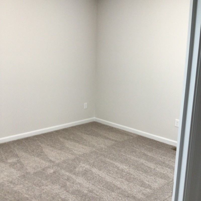 605 Hampton Dr #1 - Photo 5 of 15