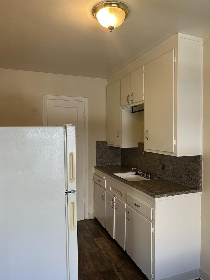 21 Sacramento Avenue #21