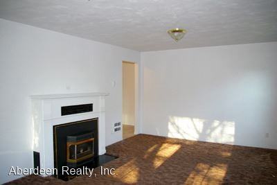 607 N St - Photo 2 of 9