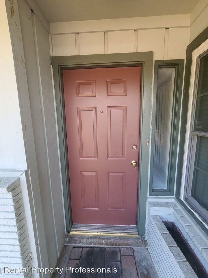 310 Blaze Ave - Photo 2 of 35