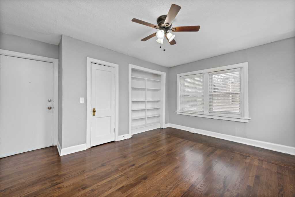 3022 Mcgee St - Photo 3 of 8