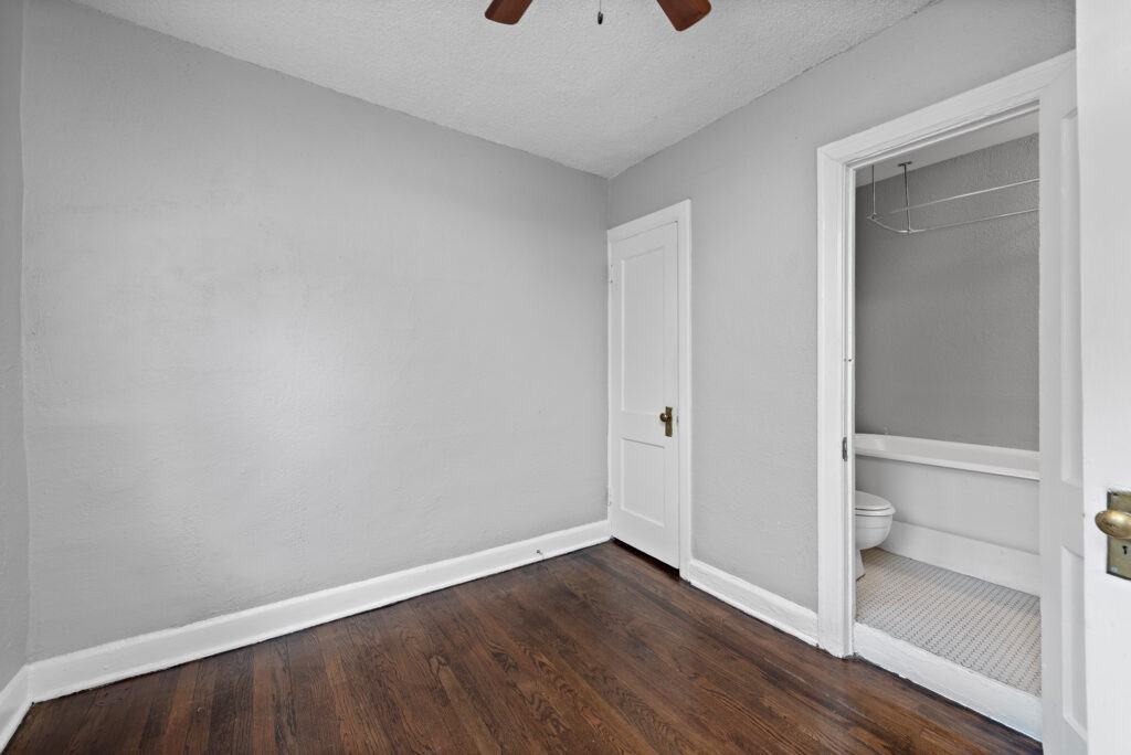 3022 Mcgee St - Photo 7 of 8