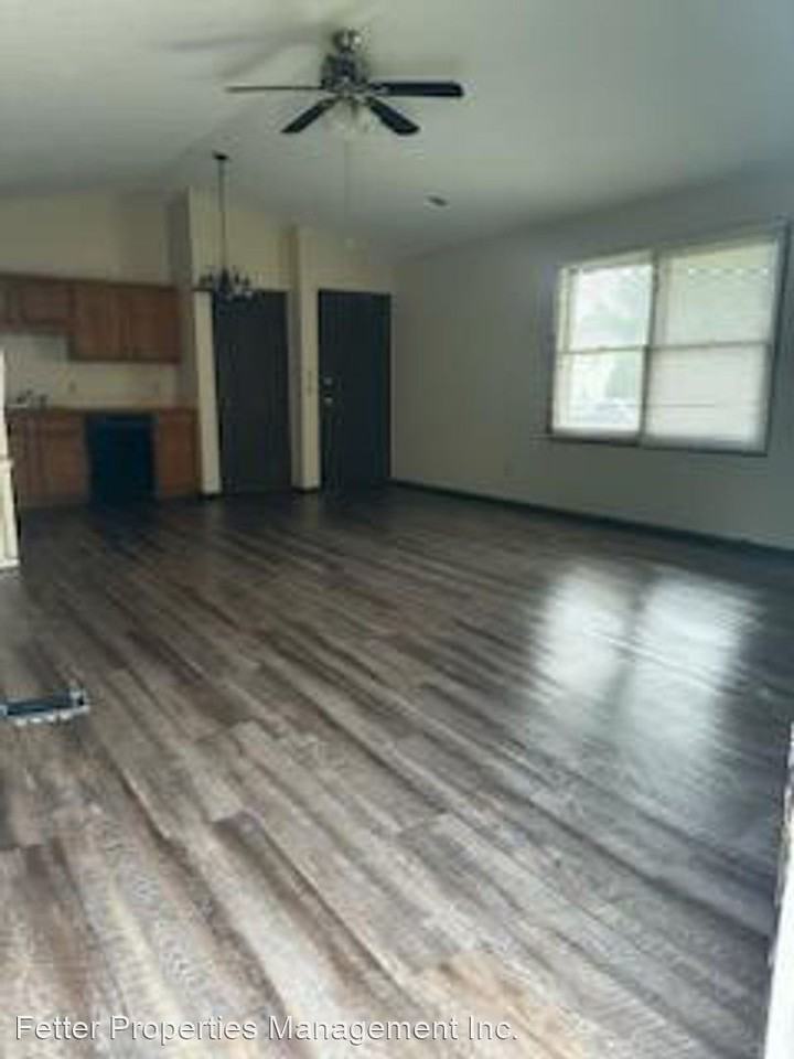 5120/5122 Virginia Drive - Photo 2 of 9