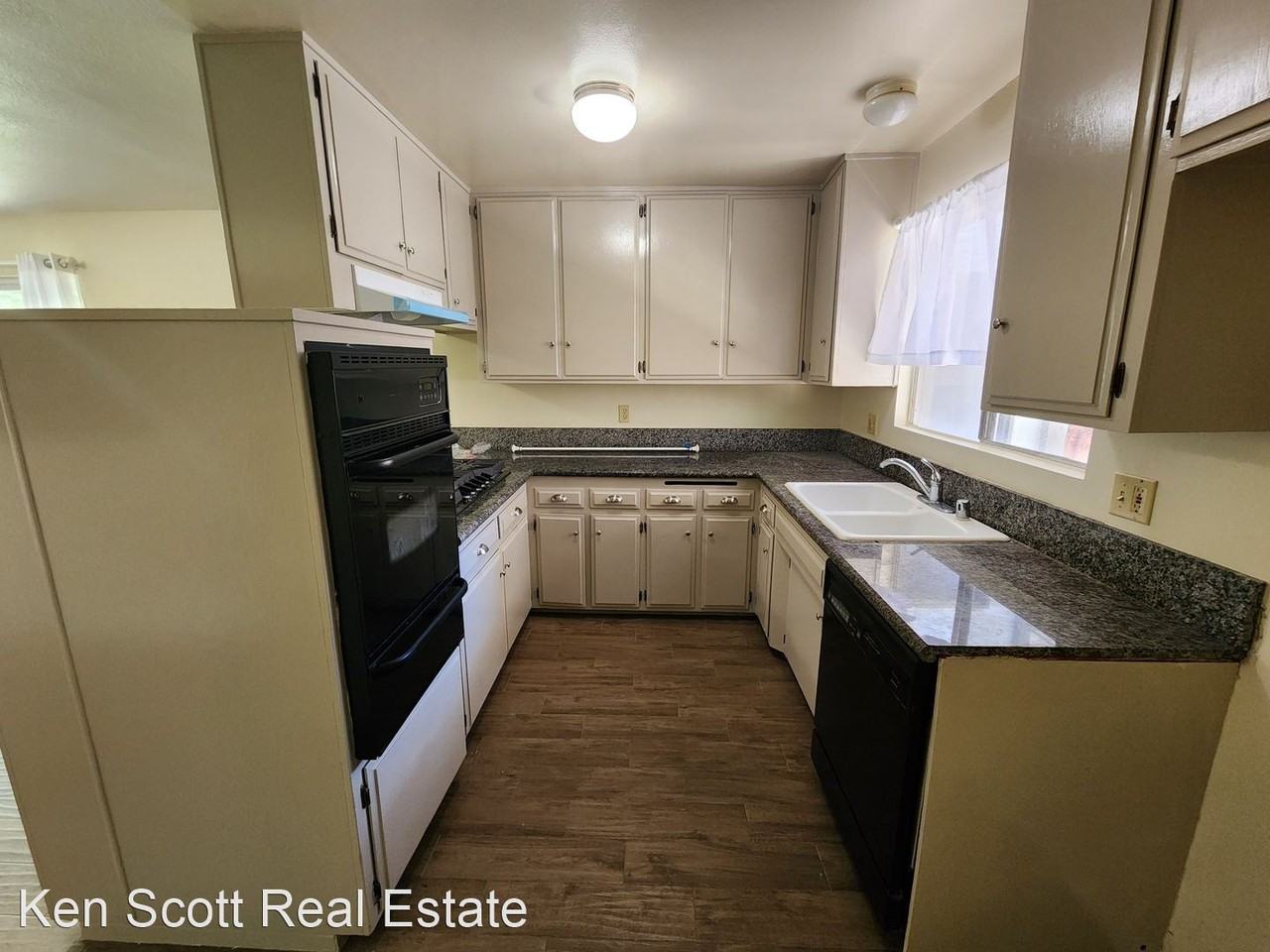 5522 Acacia Ave - Photo 2 of 18